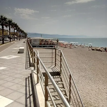 公寓 Ultimo In Centro E Al Mare. Subito .coglio L'occasione. *