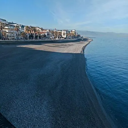 Ultimo In Centro E Al Mare. Subito .coglio L'occasione. 卡普多兰多